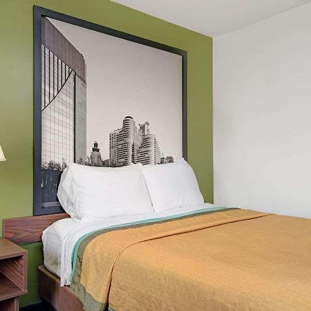 Super 8 By Wyndham Buffalo Esterno foto
