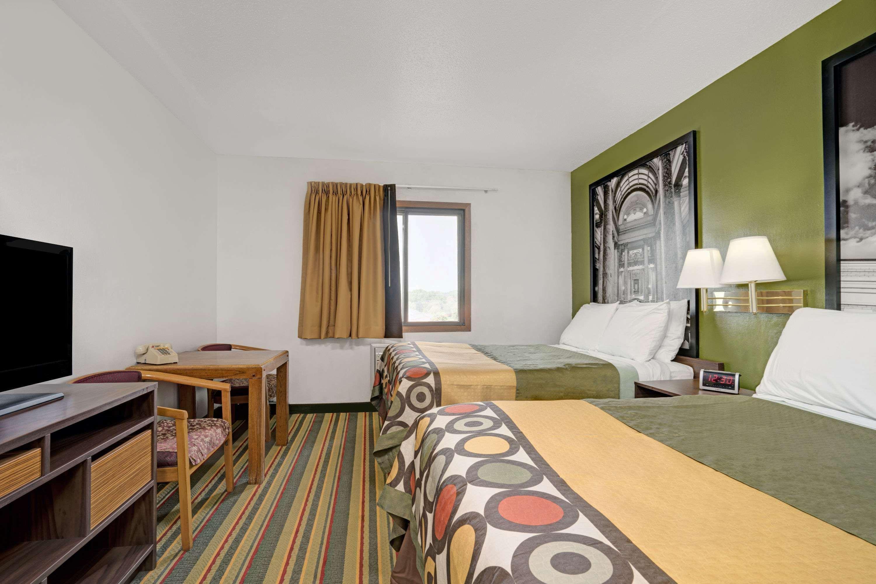 Super 8 By Wyndham Buffalo Esterno foto